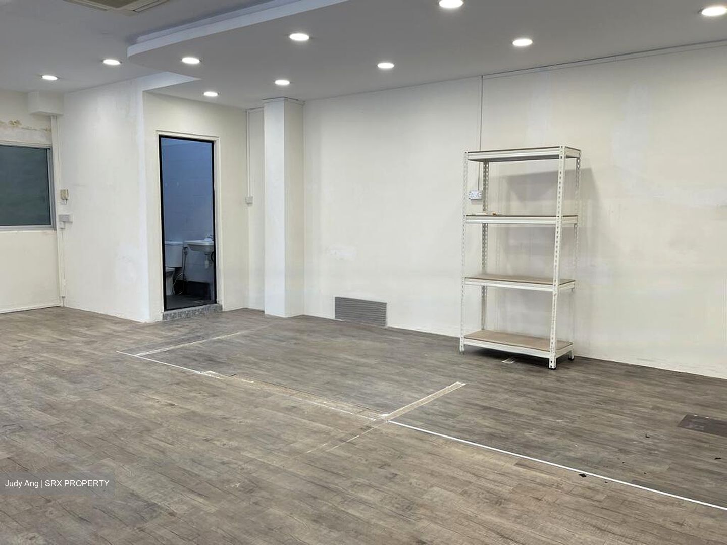 South Bridge Road (D1), Retail #485368661